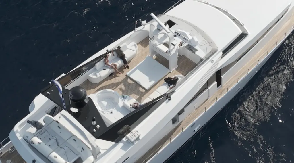 M/Y Bellini 1988 Cantieri Di Pisa AKHIR 30 Yacht For Sale in Athens M/Y Bellini 1988 Cantieri Di Pisa AKHIR 30 Yacht For Sale in Athens