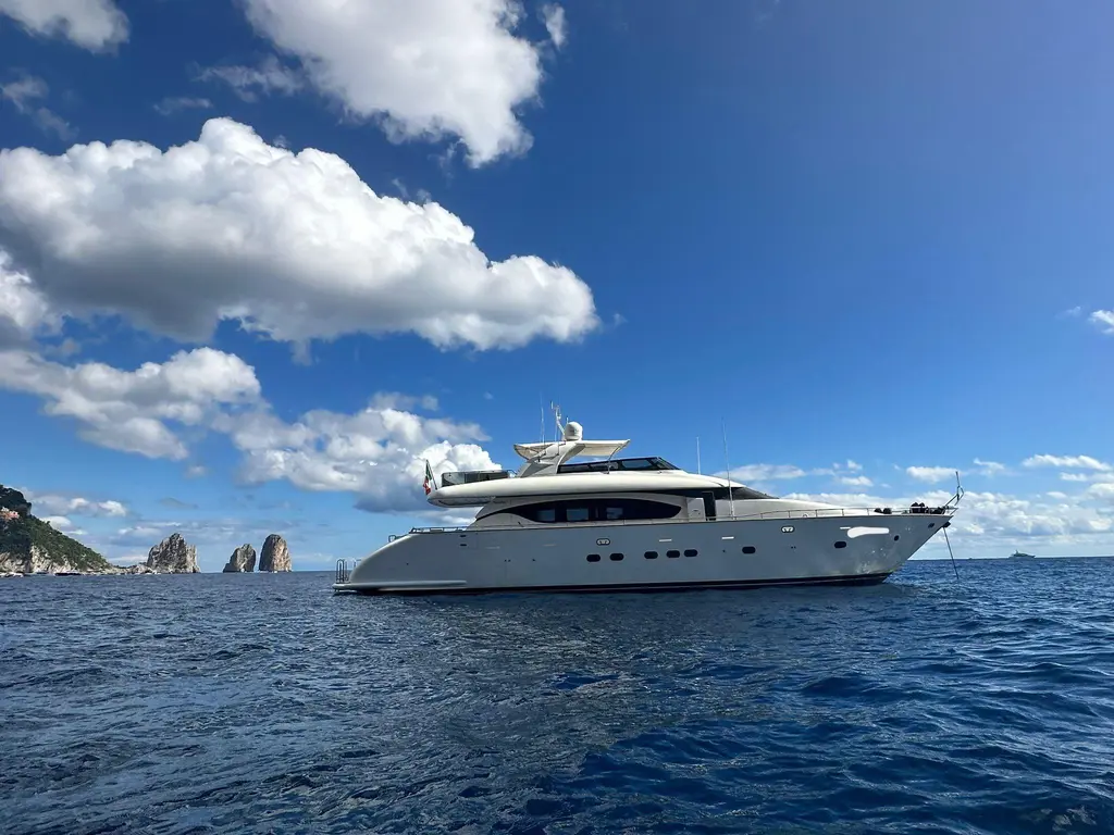 DUBAI 2003 Maiora 24 S Yacht For Sale in Napoli IT-NA DUBAI 2003 Maiora 24 S Yacht For Sale in Napoli IT-NA