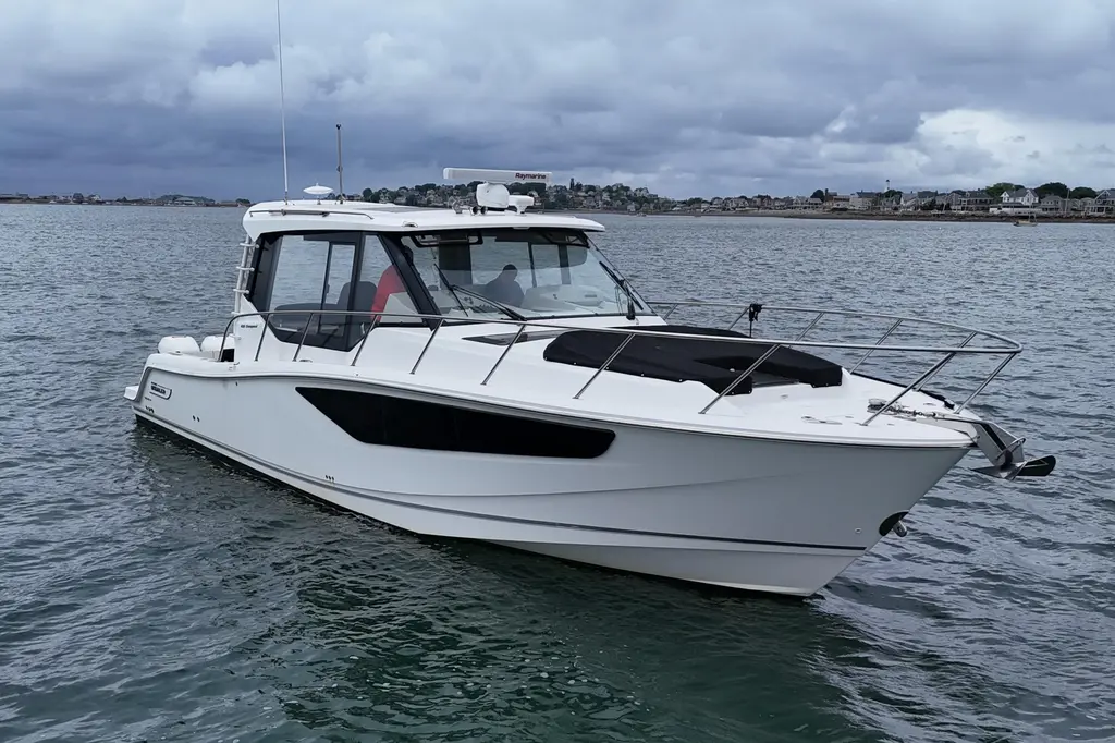 2021 Boston Whaler 405 Conquest Yacht For Sale in Hingham MA 2021 Boston Whaler 405 Conquest Yacht For Sale in Hingham MA