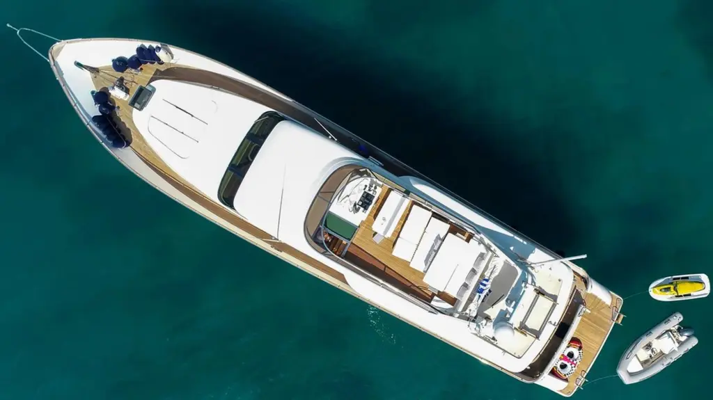 1703 1992 Maiora 28 Flybridge Yacht For Sale in Greece 1703 1992 Maiora 28 Flybridge Yacht For Sale in Greece