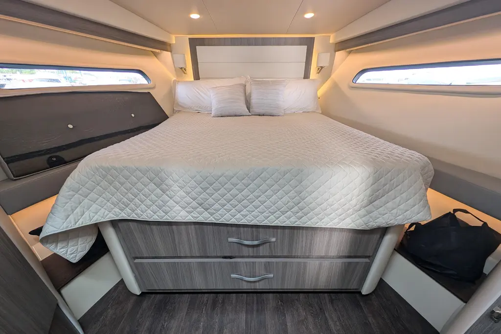 2020 Regal 38 Grande Coupe Yacht For Sale in Sturgeon Bay WI 2020 Regal 38 Grande Coupe Yacht For Sale in Sturgeon Bay WI