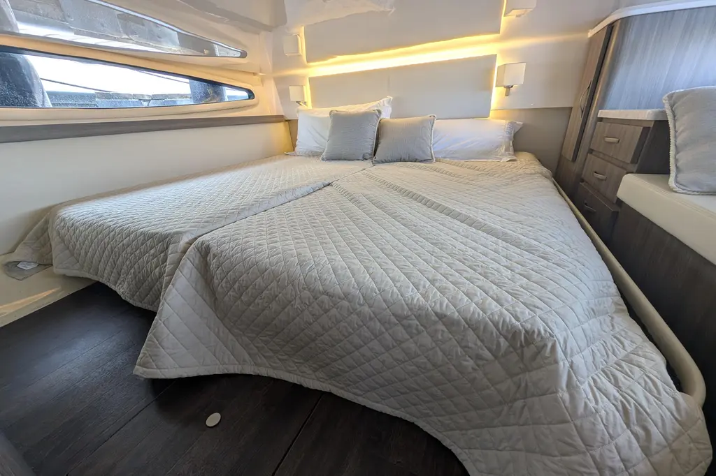 2020 Regal 38 Grande Coupe Yacht For Sale in Sturgeon Bay WI 2020 Regal 38 Grande Coupe Yacht For Sale in Sturgeon Bay WI