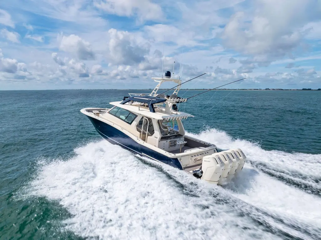 BOTTOM LINE 2022 Scout 530 LXF Yacht For Sale in Stuart FL BOTTOM LINE 2022 Scout 530 LXF Yacht For Sale in Stuart FL