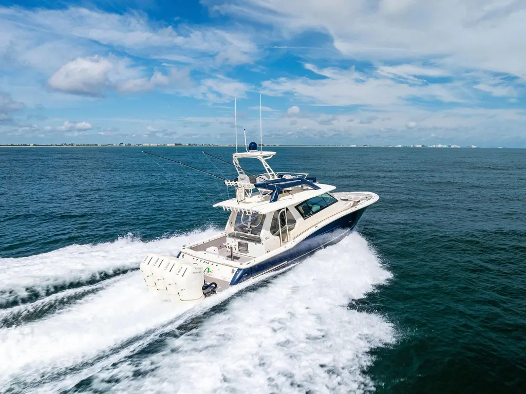 BOTTOM LINE 2022 Scout 530 LXF Yacht For Sale in Stuart FL BOTTOM LINE 2022 Scout 530 LXF Yacht For Sale in Stuart FL