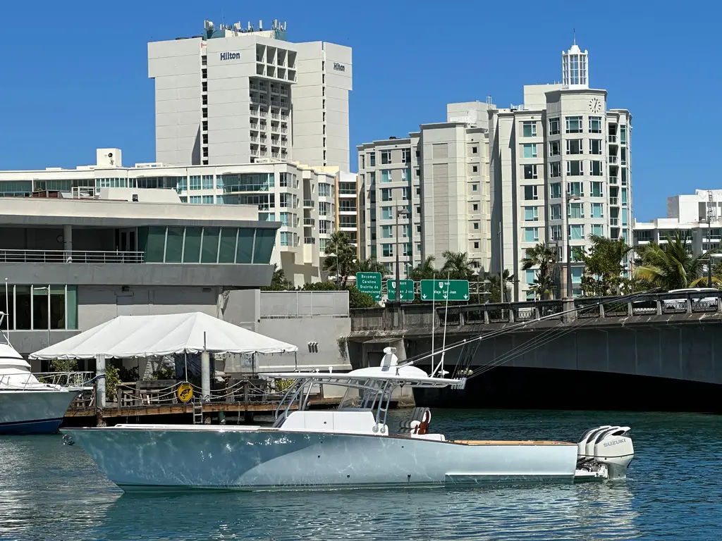 ONLY ONE 2022 Weaver Center Console Yacht For Sale in San Juan ONLY ONE 2022 Weaver Center Console Yacht For Sale in San Juan