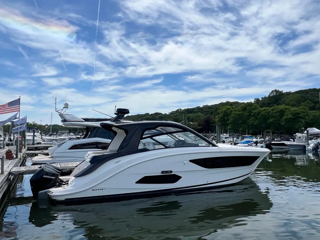 2023 Sea Ray Sundancer 370 Outboard Yacht For Sale in Huntington NY 2023 Sea Ray Sundancer 370 Outboard Yacht For Sale in Huntington NY