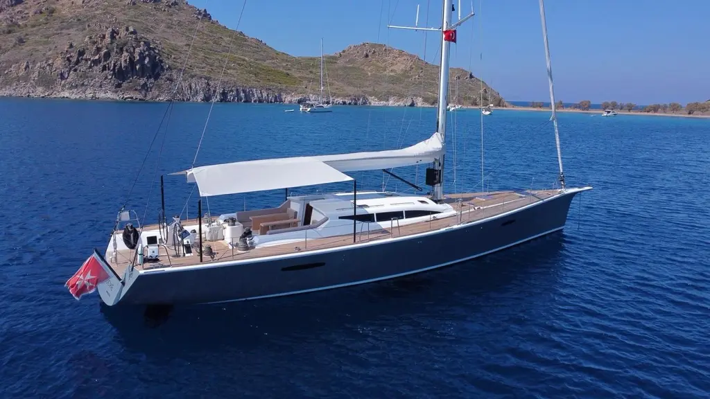 Touché 2010 Raised Pilot Saloon Yacht For Sale in Korčula Touché 2010 Raised Pilot Saloon Yacht For Sale in Korčula
