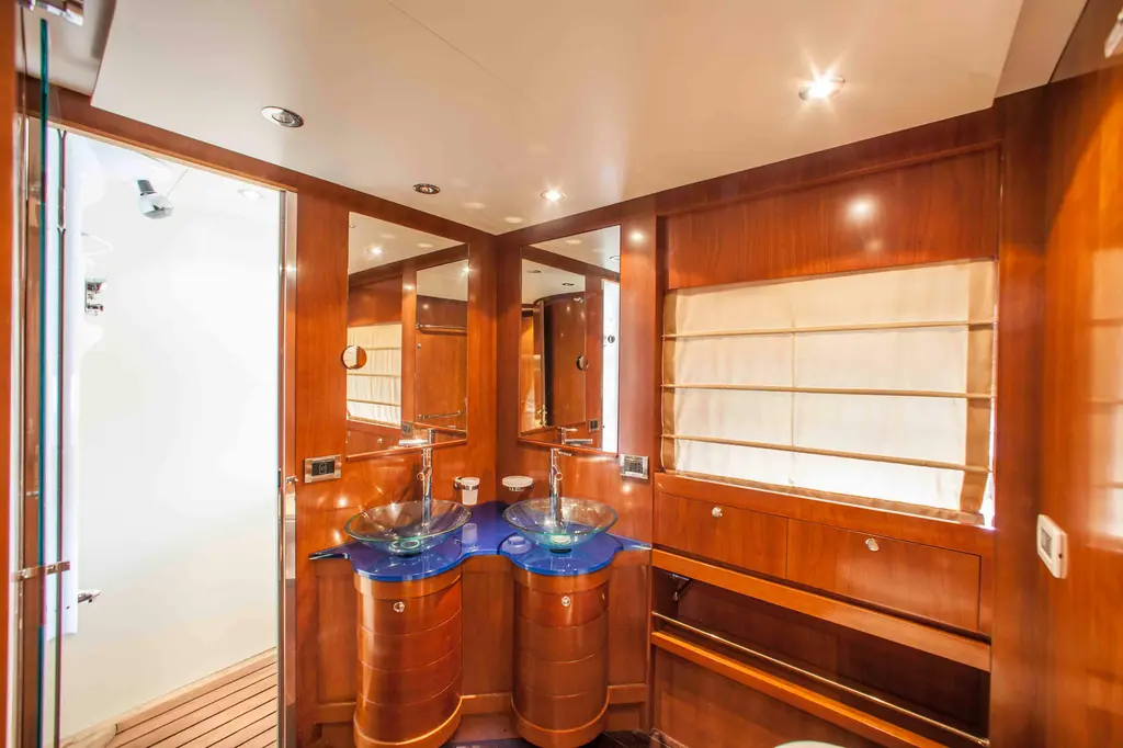 2004 78 Yacht For Sale in Mallorca 2004 78 Yacht For Sale in Mallorca
