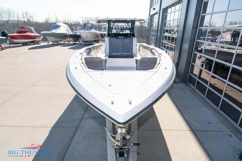 2023 H44Z Yacht For Sale in Lake Ozark MO 2023 H44Z Yacht For Sale in Lake Ozark MO