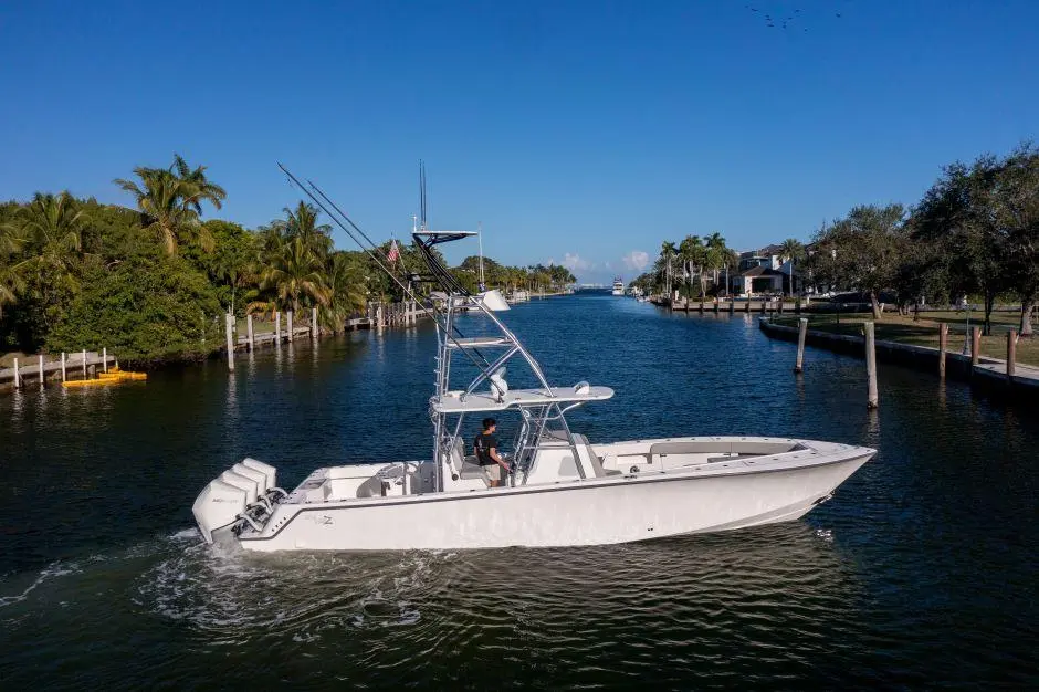 2022 SeaVee 390Z Yacht For Sale in Coral Gables FL 2022 SeaVee 390Z Yacht For Sale in Coral Gables FL