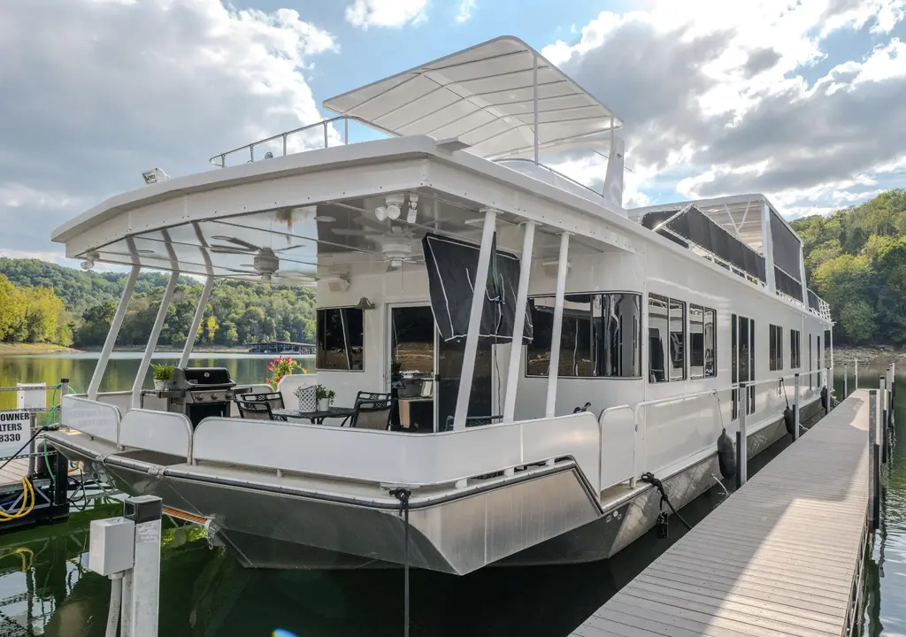 2007 Fantasy 19 X 90 Yacht For Sale in Lancaster TN 2007 Fantasy 19 X 90 Yacht For Sale in Lancaster TN