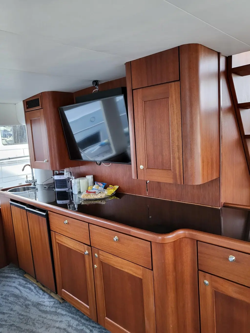 Layed Back 2005 Pacific Mariner 65 SE Motoryacht Yacht For Sale in Newport Beach CA Layed Back 2005 Pacific Mariner 65 SE Motoryacht Yacht For Sale in Newport Beach CA