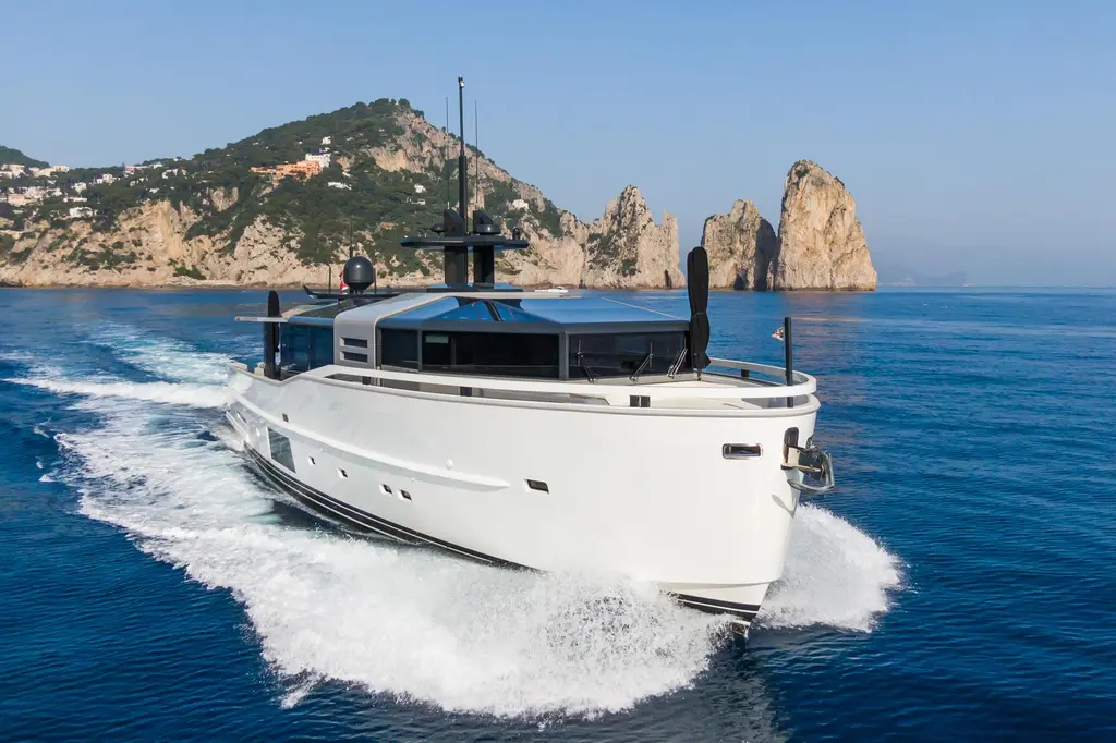 MILU' 2019 A85 Yacht For Sale in Marina di Torre Annunziata MILU' 2019 A85 Yacht For Sale in Marina di Torre Annunziata