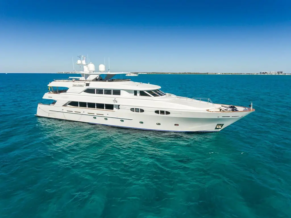 MISS STEPHANIE 2004 Richmond Yachts Semi-Displacement Yacht For Sale in Exuma MISS STEPHANIE 2004 Richmond Yachts Semi-Displacement Yacht For Sale in Exuma