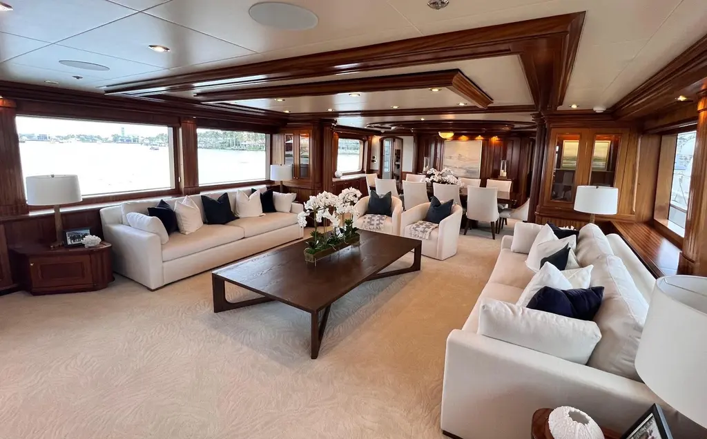 MISS STEPHANIE 2004 Richmond Yachts Semi-Displacement Yacht For Sale in Exuma MISS STEPHANIE 2004 Richmond Yachts Semi-Displacement Yacht For Sale in Exuma