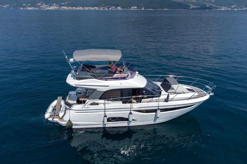 2020 Bavaria R40 Fly Yacht For Sale in Tivat 2020 Bavaria R40 Fly Yacht For Sale in Tivat