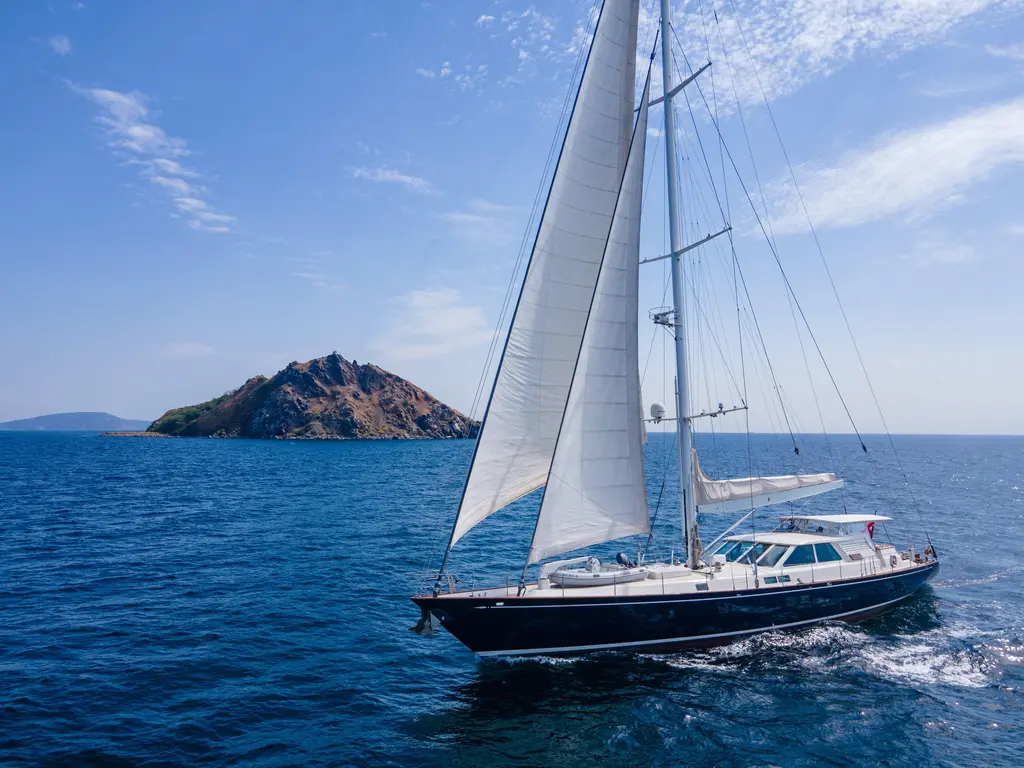 2001 Royal Denship 110 Sloop Yacht For Sale in SOUTHERN 2001 Royal Denship 110 Sloop Yacht For Sale in SOUTHERN