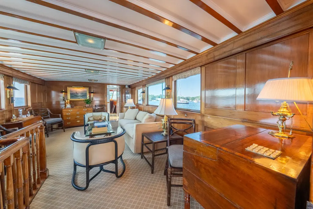 BERNADETTE 1958 Trumpy Trumpy Fantail Houseboat Yacht For Sale in Chesapeake VA BERNADETTE 1958 Trumpy Trumpy Fantail Houseboat Yacht For Sale in Chesapeake VA