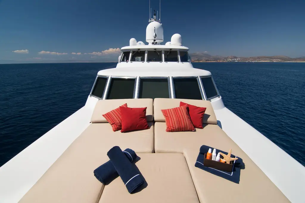 PARVATI 1979 CRN Displacement Yacht For Sale in Athenes PARVATI 1979 CRN Displacement Yacht For Sale in Athenes