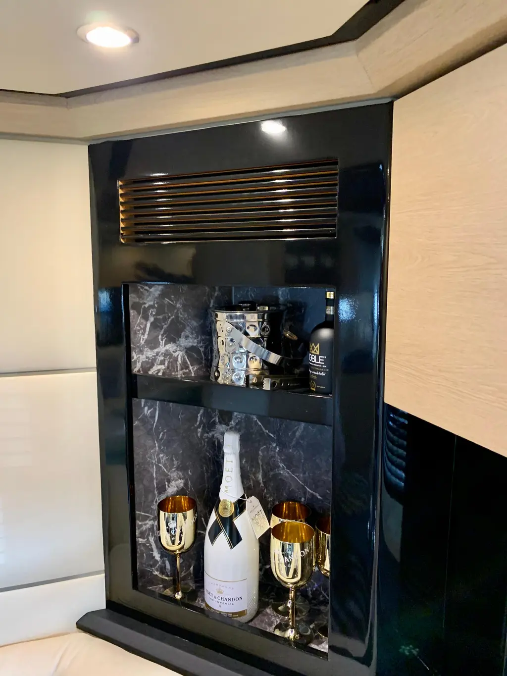 2004 Sarnico 65 Yacht For Sale in Kamperland 2004 Sarnico 65 Yacht For Sale in Kamperland