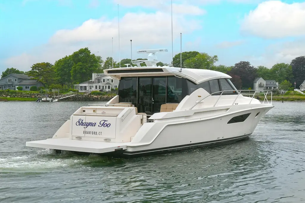 2015 Tiara Yachts C44 Coupe Yacht For Sale in Branford CT 2015 Tiara Yachts C44 Coupe Yacht For Sale in Branford CT