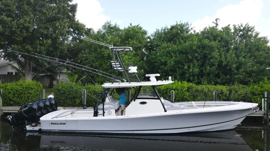 Grey Hull 2020 Regulator 41 Yacht For Sale in Stuart FL Grey Hull 2020 Regulator 41 Yacht For Sale in Stuart FL