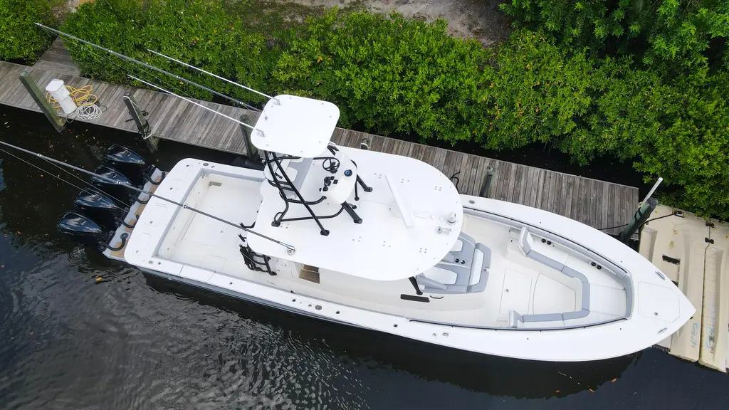 Grey Hull 2020 Regulator 41 Yacht For Sale in Stuart FL Grey Hull 2020 Regulator 41 Yacht For Sale in Stuart FL