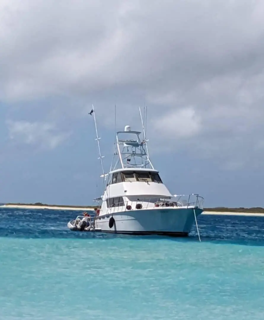 1999 Hatteras 65 Convertible Yacht For Sale in La Guaira 1999 Hatteras 65 Convertible Yacht For Sale in La Guaira