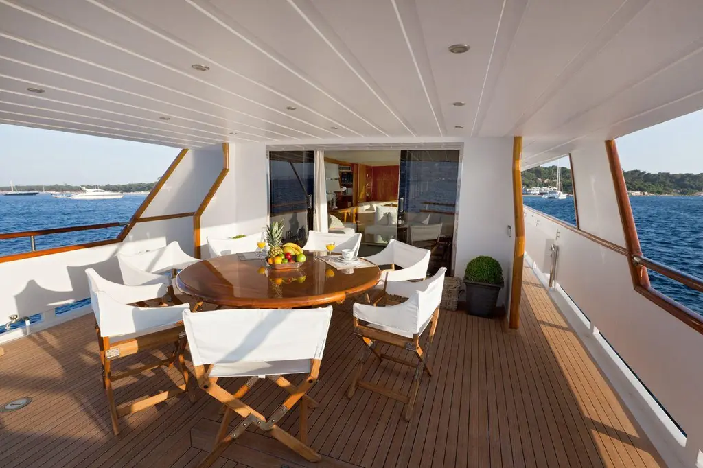 Dune 1974 Benetti Custom Yacht For Sale in Nassau Dune 1974 Benetti Custom Yacht For Sale in Nassau
