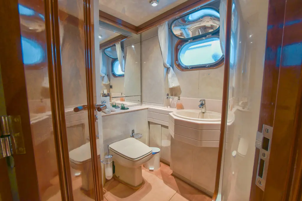 1991 De Vries Lentsch 33m Yacht For Sale in Palma 1991 De Vries Lentsch 33m Yacht For Sale in Palma