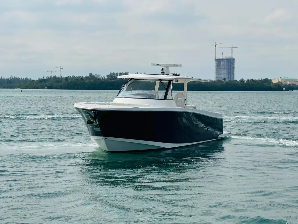  2022 Regal 38 SAV Yacht For Sale in Pompano Beach FL