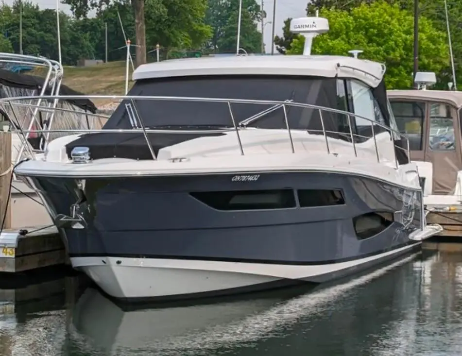 2022 Regal 38 Grand Coupe 2022 Regal 38 GRAND COUPE Yacht For Sale in Harrow ON