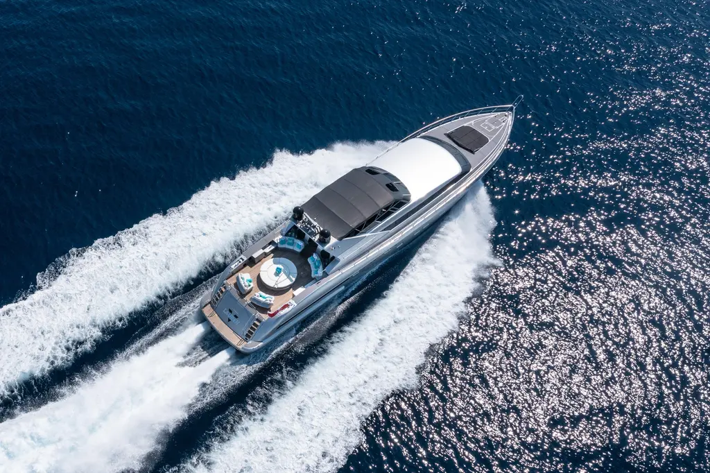 LAUREN V 1997 Mangusta Mangusta 103 Yacht For Sale in Antibes 06 LAUREN V 1997 Mangusta Mangusta 103 Yacht For Sale in Antibes 06
