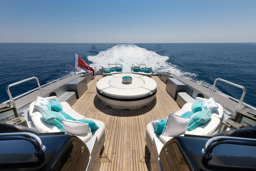 LAUREN V 1997 Mangusta Mangusta 103 Yacht For Sale in Antibes 06 LAUREN V 1997 Mangusta Mangusta 103 Yacht For Sale in Antibes 06
