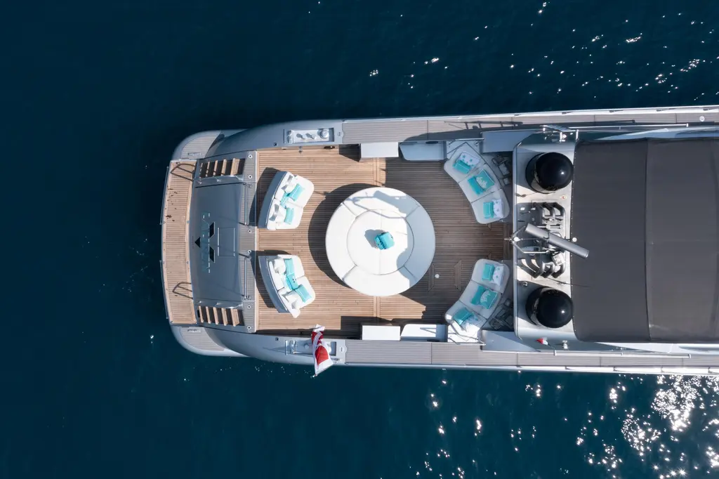 LAUREN V 1997 Mangusta Mangusta 103 Yacht For Sale in Antibes 06 LAUREN V 1997 Mangusta Mangusta 103 Yacht For Sale in Antibes 06