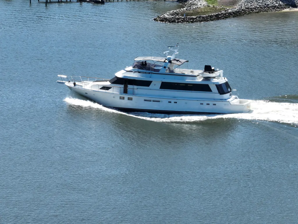 GENTLE BEN 1989 Hatteras 80 Cockpit Motor Yacht Yacht For Sale in Virginia Beach VA GENTLE BEN 1989 Hatteras 80 Cockpit Motor Yacht Yacht For Sale in Virginia Beach VA