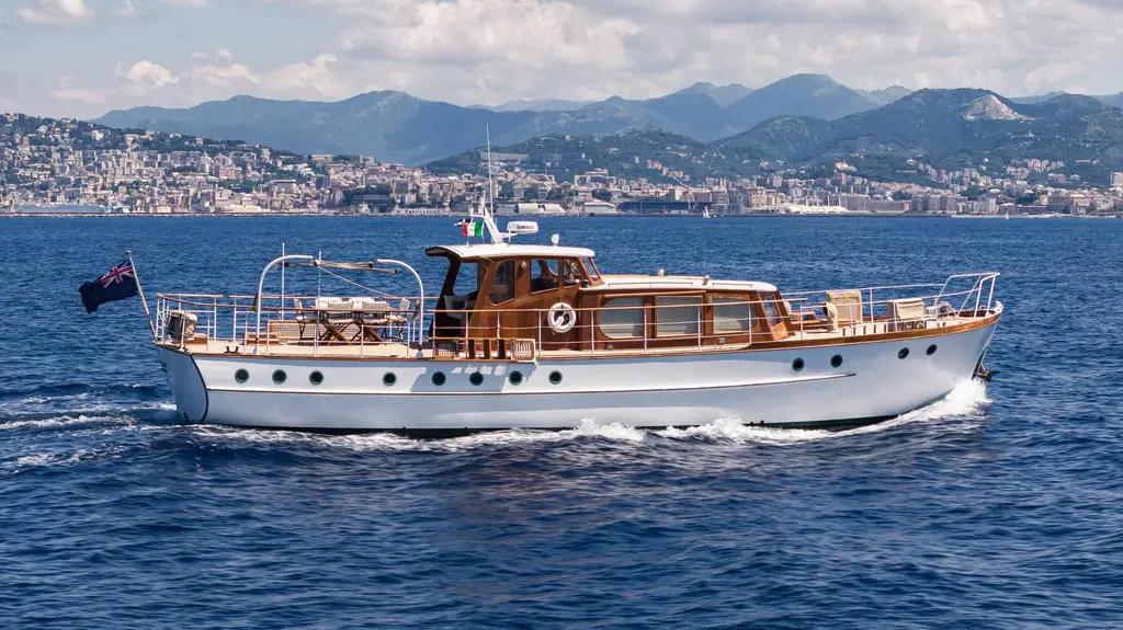 SILVER LASS 1961 Silver James A Silver Yacht For Sale in Genova IT-GE SILVER LASS 1961 Silver James A Silver Yacht For Sale in Genova IT-GE