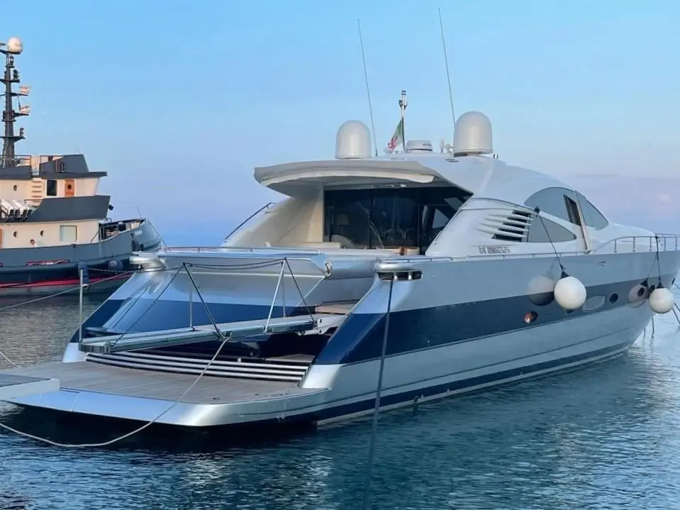 2005 Pershing 76 Yacht For Sale in Gaeta IT-LT 2005 Pershing 76 Yacht For Sale in Gaeta IT-LT
