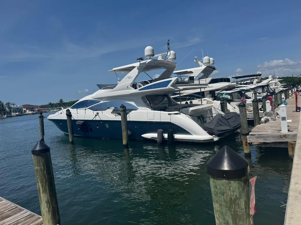 2014 Azimut Flybridge Yacht For Sale in Sunny Isles Beach FL 2014 Azimut Flybridge Yacht For Sale in Sunny Isles Beach FL