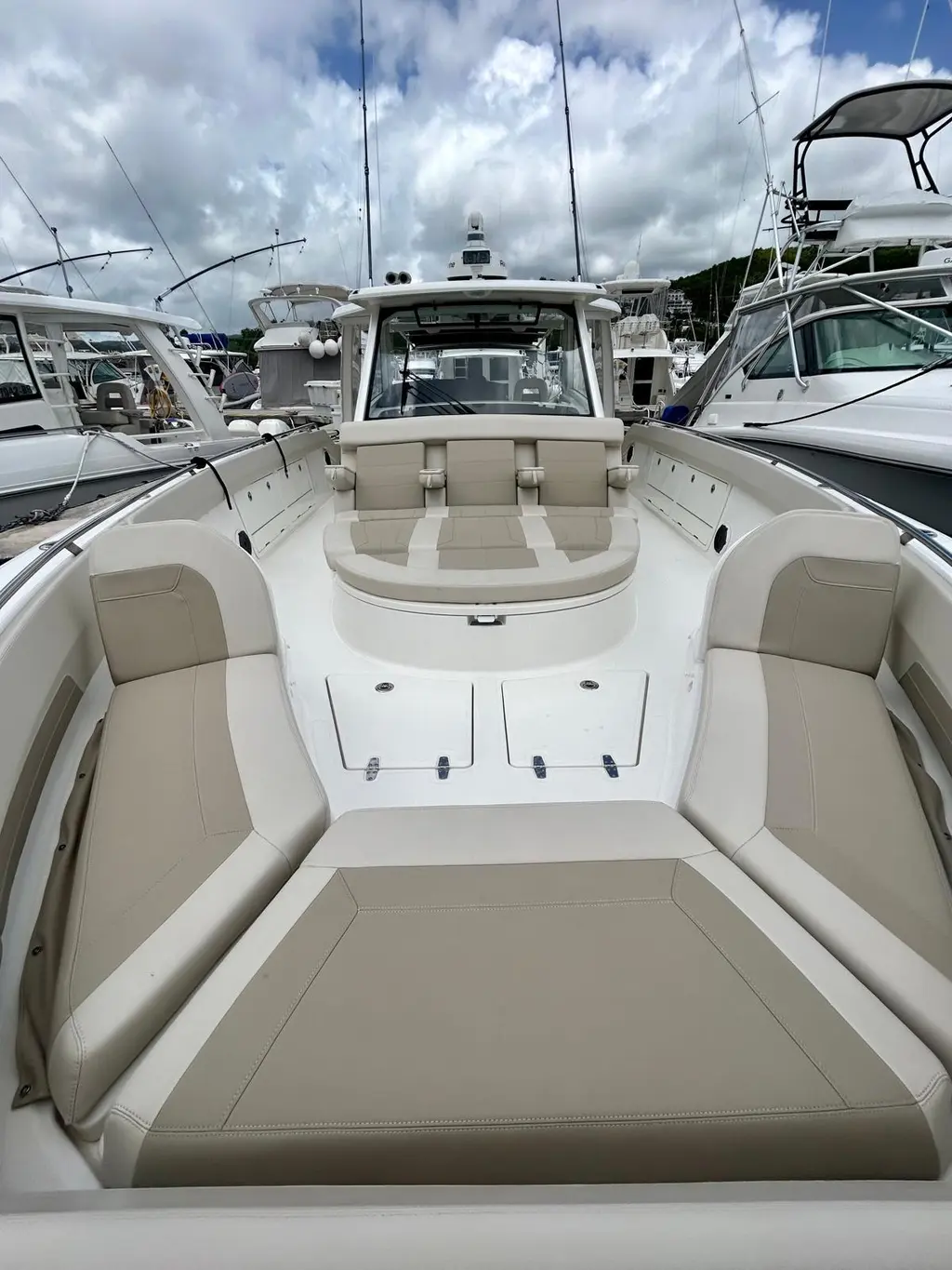 2019 Boston Whaler 420 Outrage Yacht For Sale in Fajardo 2019 Boston Whaler 420 Outrage Yacht For Sale in Fajardo