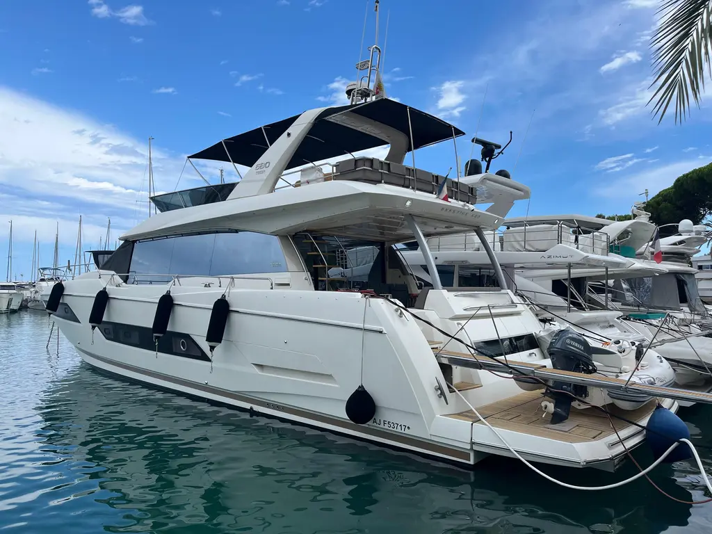 2017 Prestige 680 Yacht For Sale in Antibes 06 2017 Prestige 680 Yacht For Sale in Antibes 06