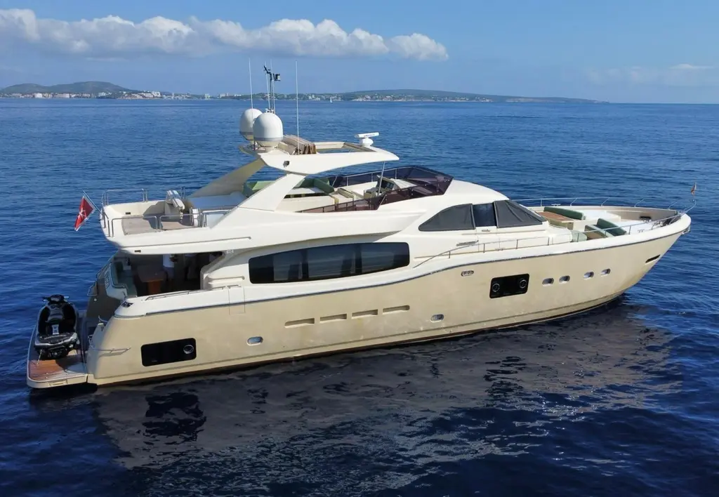 2011 Ferretti Yachts Altura 840 Yacht For Sale in Sibenik 2011 Ferretti Yachts Altura 840 Yacht For Sale in Sibenik
