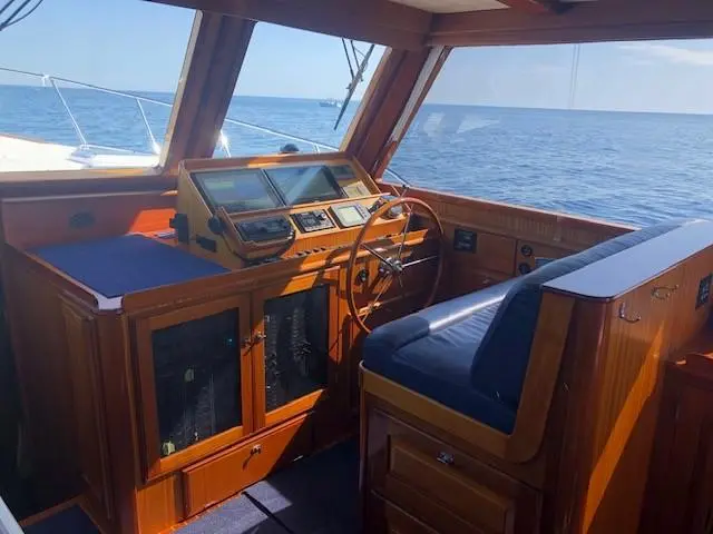 MOSES 2003 Lyman-Morse Wesmac Sportfish Cruiser Yacht For Sale in Southport ME MOSES 2003 Lyman-Morse Wesmac Sportfish Cruiser Yacht For Sale in Southport ME