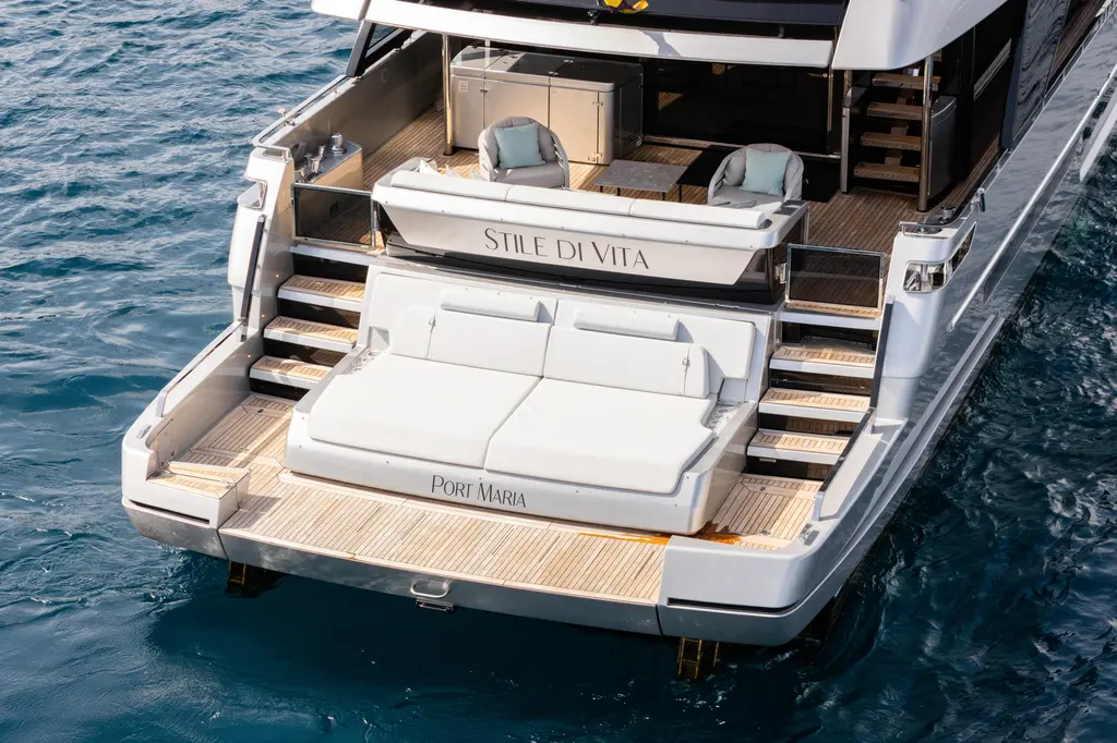 Stile Di Vita 2023 Riva 102' Corsaro Super Yacht For Sale in Naples IT-NA Stile Di Vita 2023 Riva 102' Corsaro Super Yacht For Sale in Naples IT-NA