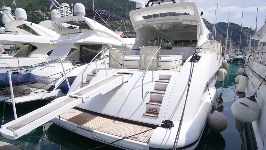 1999 Mangusta Mangusta 72 Yacht For Sale in Francia, Costa Azzurra 1999 Mangusta Mangusta 72 Yacht For Sale in Francia, Costa Azzurra