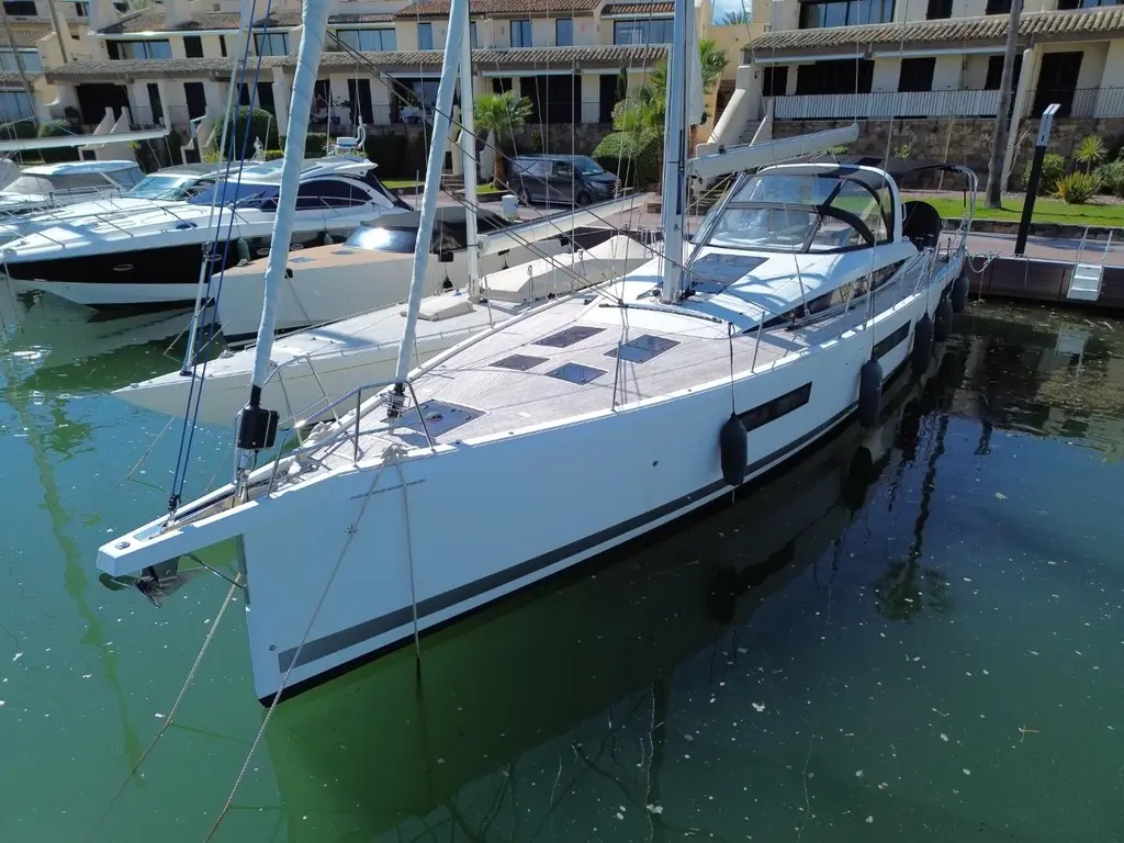 Yachting Conseil 2023 Jeanneau 60 Yacht For Sale in Hyeres 83 Yachting Conseil 2023 Jeanneau 60 Yacht For Sale in Hyeres 83