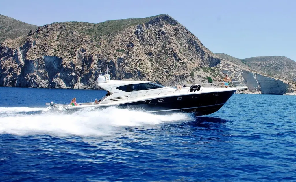 2004 Uniesse 57 Yacht For Sale in Athens 2004 Uniesse 57 Yacht For Sale in Athens