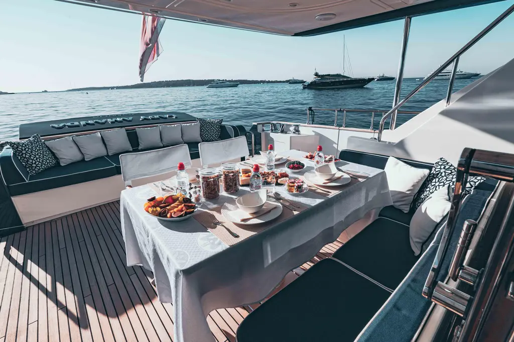 Lady Amanda 2006 2800 Yacht For Sale in Cannes Lady Amanda 2006 2800 Yacht For Sale in Cannes