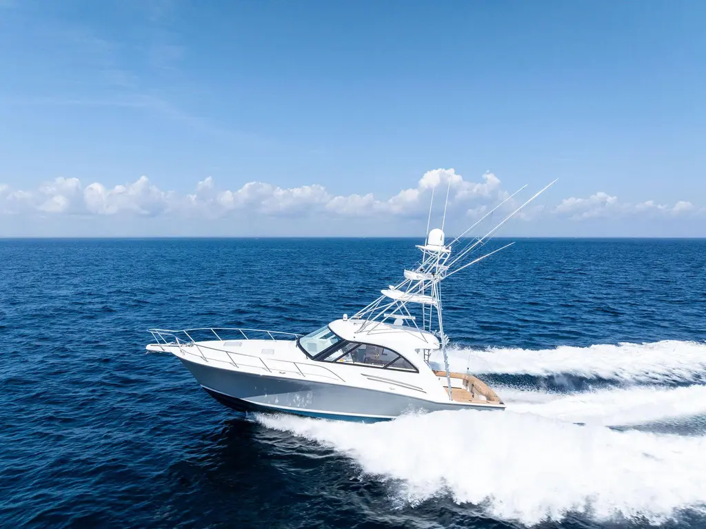 MILLING TIME 2016 Hatteras 45 Express Sportfish Yacht For Sale in Stuart FL MILLING TIME 2016 Hatteras 45 Express Sportfish Yacht For Sale in Stuart FL