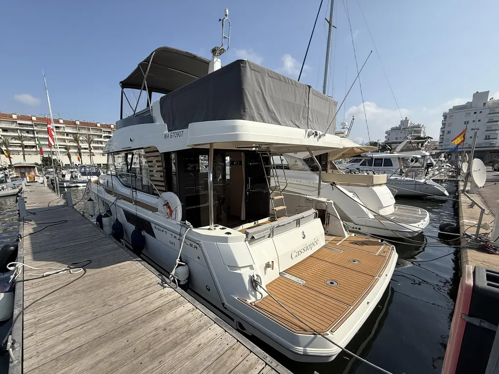 CASSIOPEE 2023 Beneteau Swift Trawler 41 Fly Yacht For Sale in Empuriabrava ES-GI